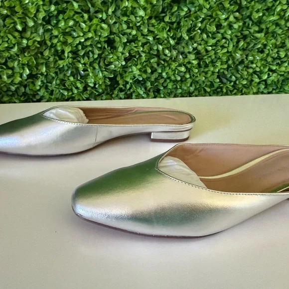 Banana Republic Metallic Silver Mules - Picture 6 of 8